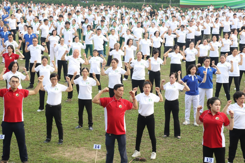 TP. Hồ Chí Minh: Gần 2.000 người tham gia Đồng diễn Dưỡng sinh vì sức khỏe cộng đồng -4