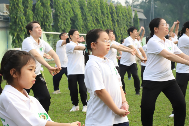 TP. Hồ Chí Minh: Gần 2.000 người tham gia Đồng diễn Dưỡng sinh vì sức khỏe cộng đồng -6