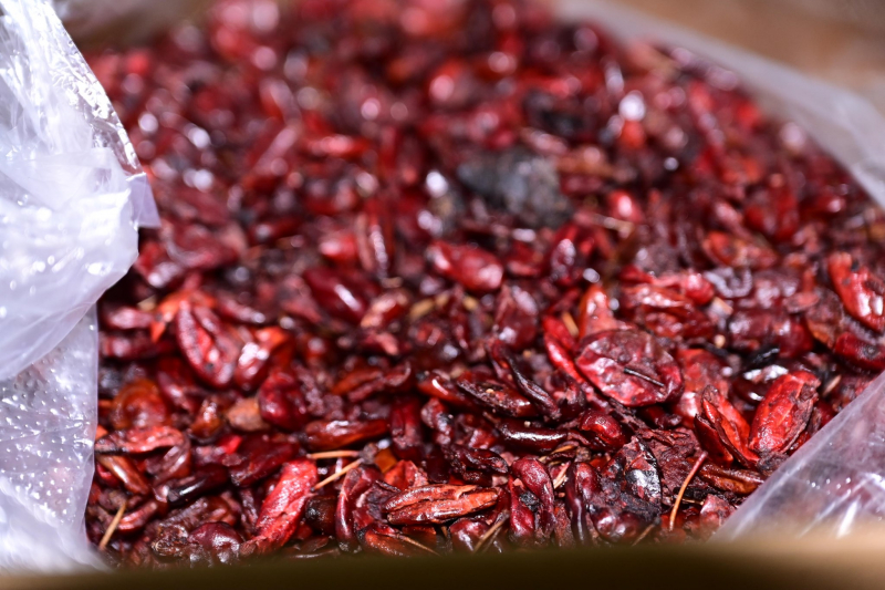 Bắt giữ 2 đối tượng bán “hạt ngọc dương” giả -0