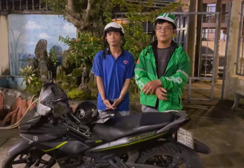 Giả làm xe ôm công nghệ chở đồng bọn đi trộm cắp tài sản -0