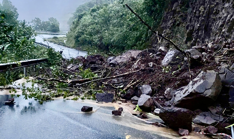 Quảng Trị: Mưa lớn trên diện rộng gây ngập sâu nhiều khu vực miền núi -0