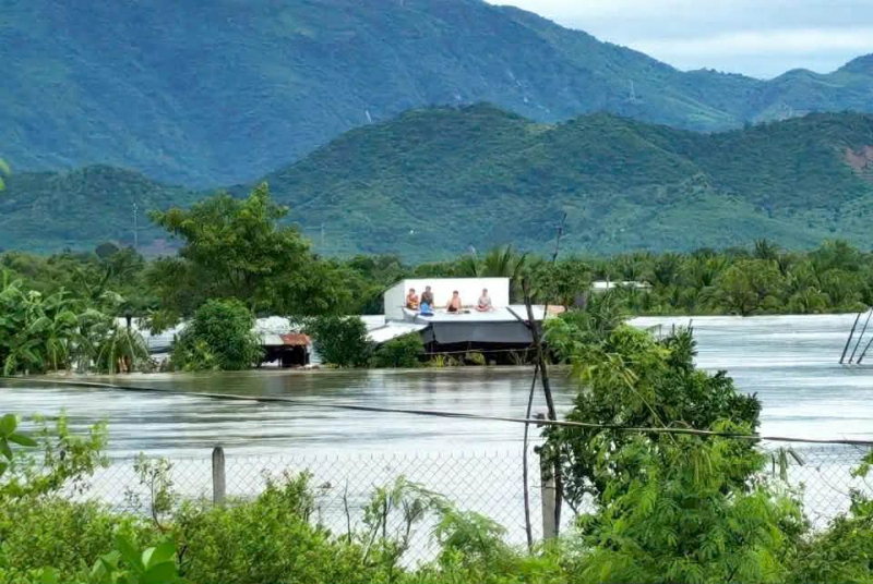 Floden Dinh Phan Rang riskerar att svämma över, vilket orsakar stora översvämningar -0