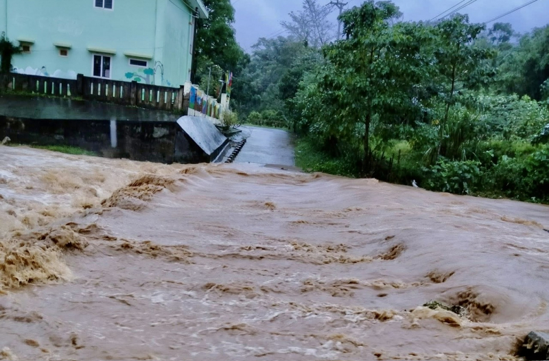 Quảng Trị: Mưa lớn trên diện rộng gây ngập sâu nhiều khu vực miền núi -0