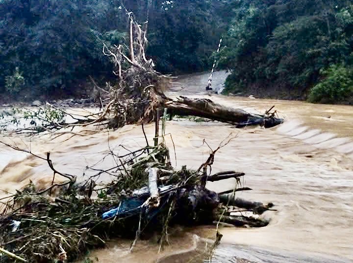 Quảng Trị: Mưa lớn trên diện rộng gây ngập sâu nhiều khu vực miền núi -1