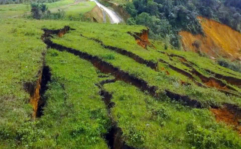 Nhiều nơi ở miền Trung lại chìm trong lũ, Công an kịp thời đảm bảo an toàn cho người dân -0