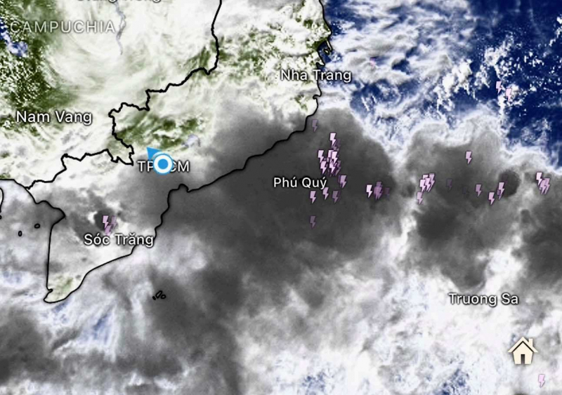Floden Dinh Phan Rang riskerar att svämma över, vilket orsakar stora översvämningar -0
