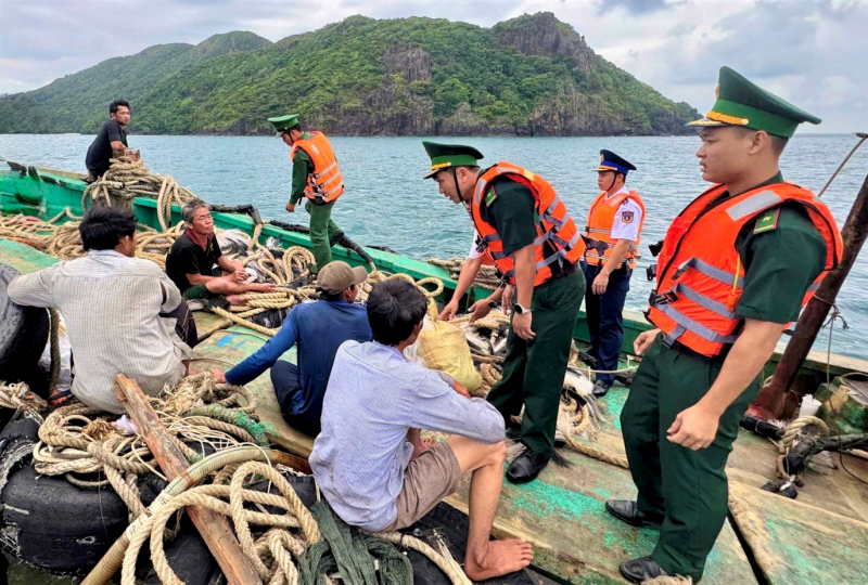 Chìm tàu cá, 5 ngư dân bị nạn trên biển Đặc khu Côn Đảo -0