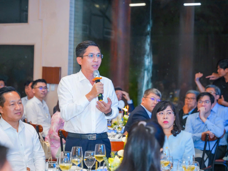 Mange praktiske anbefalinger fra høyere utdanningsinstitusjoner i Ho Chi Minh-byen etter møtet 20. november -0