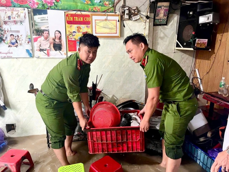Floden Dinh Phan Rang riskerar att svämma över, vilket orsakar stora översvämningar -2
