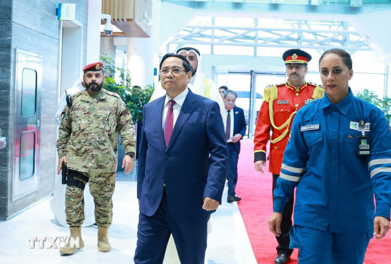 Thủ tướng thăm Tổ hợp lọc hóa dầu Al-zour của Kuwait và làm việc với KFAED -0