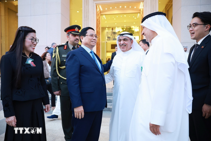 Thủ tướng thăm Tổ hợp lọc hóa dầu Al-zour của Kuwait và làm việc với KFAED -0