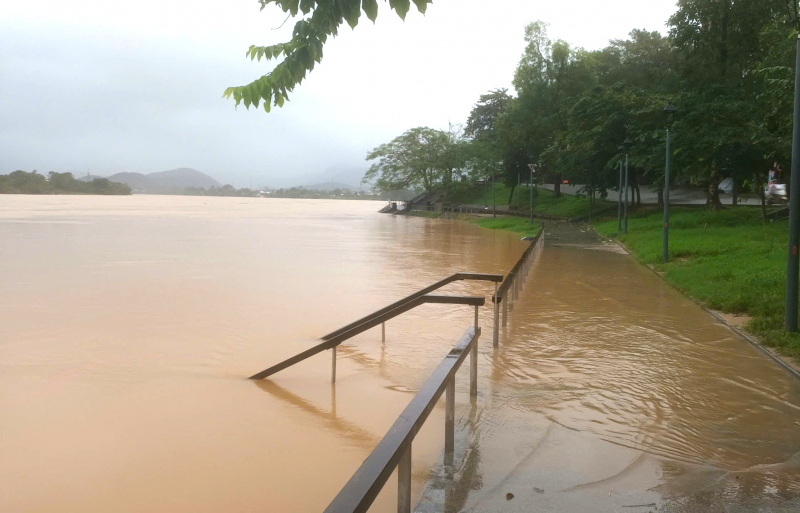 Nước sông dâng cao, nhiều khu vực ở Huế lại ngập trong lũ -0