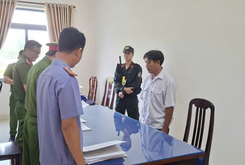 Cần Thơ: Bắt 3 cán bộ Thú y -0