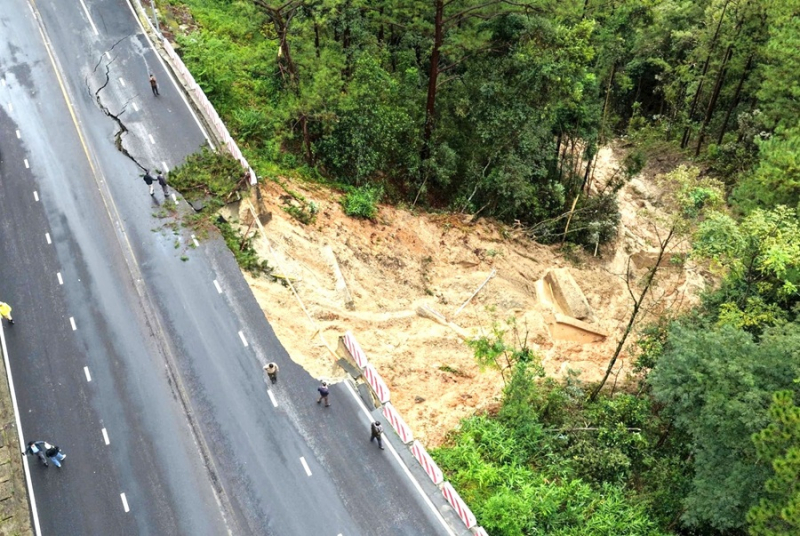 ប្រកាសស្ថានភាពអាសន្ននៃការបាក់ដី Prenn Pass នៅ Da Lat -0