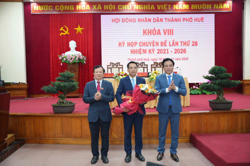 Nguyên Chủ tịch UBND tỉnh Khánh Hòa được bầu giữ chức Chủ tịch UBND TP Huế -0