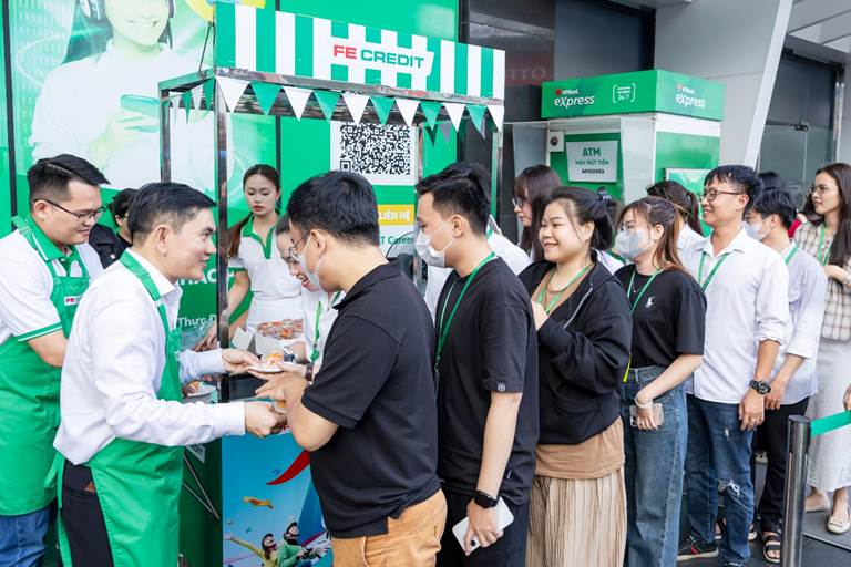 FE CREDIT 15 năm: Thành công từ con người và văn hóa doanh nghiệp -0