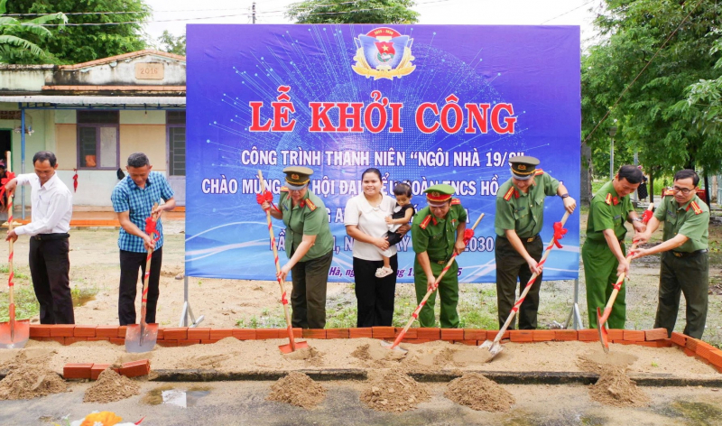 Đoàn Thanh niên Công an tỉnh Khánh Hoà xây dựng “Ngôi nhà 19/8” cho đoàn viên có gia cảnh khó khăn -0
