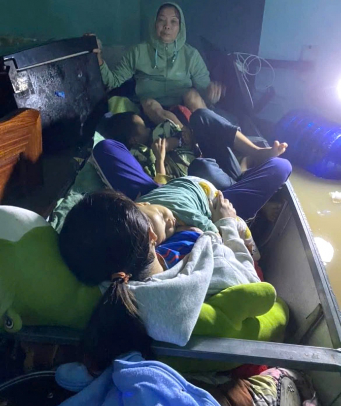 Hjärtskärande rop på hjälp under översvämningsnatt -0