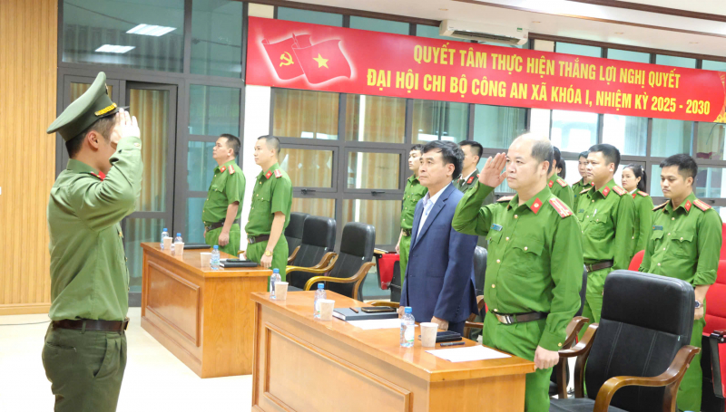 Thực hiện thi đua “Ba nhất” ở Công an xã Hiệp Hoà -0