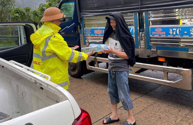 Da Nang: Abschnitt 1 der Ho-Chi-Minh-Straße ist geöffnet, Nationalstraße 40B ist aufgrund von Erdrutschen weiterhin gesperrt.
