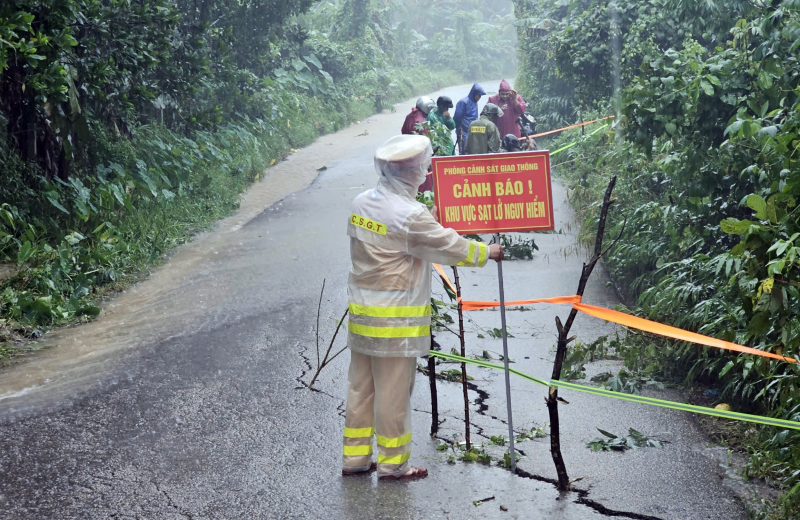 Da Nang: Abschnitt 1 der Ho-Chi-Minh-Straße ist geöffnet, Nationalstraße 40B ist aufgrund von Erdrutschen weiterhin gesperrt.