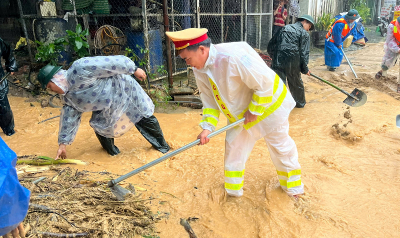 Da Nang: Abschnitt 1 der Ho-Chi-Minh-Straße ist geöffnet, Nationalstraße 40B ist aufgrund von Erdrutschen weiterhin gesperrt.