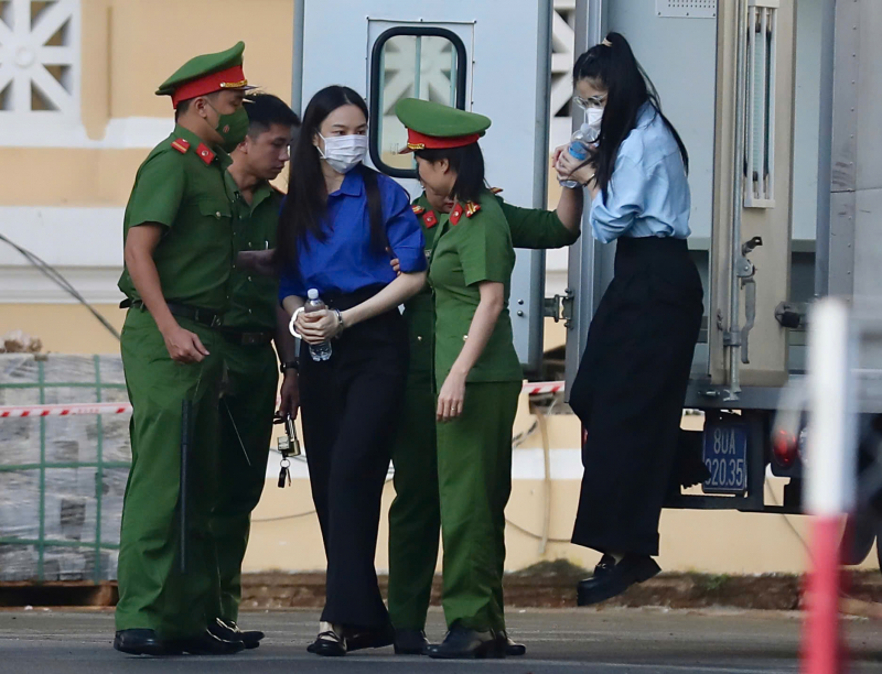 Xét xử Hoa hậu Hòa bình và nhóm KOL vì thổi phồng công dụng của kẹo Kera -0