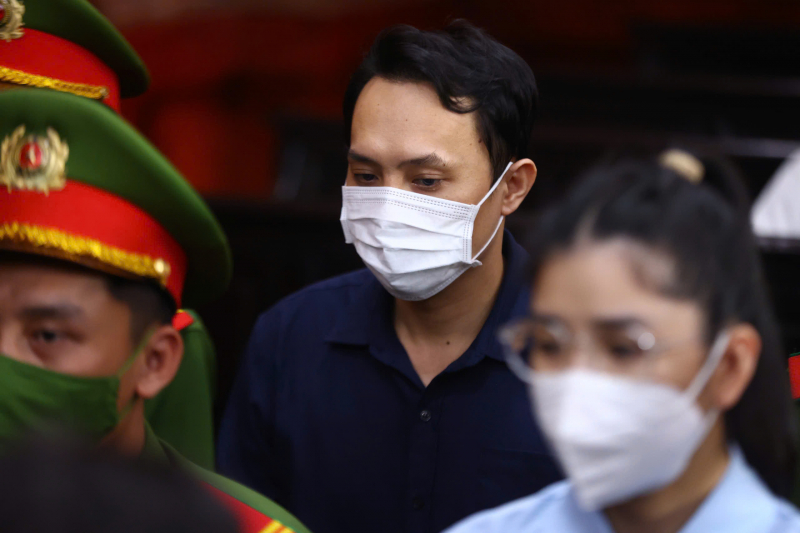 Hoa hậu Thùy Linh, Hằng Du Mục, Quang Linh Vlog cùng bị tuyên phạt -0