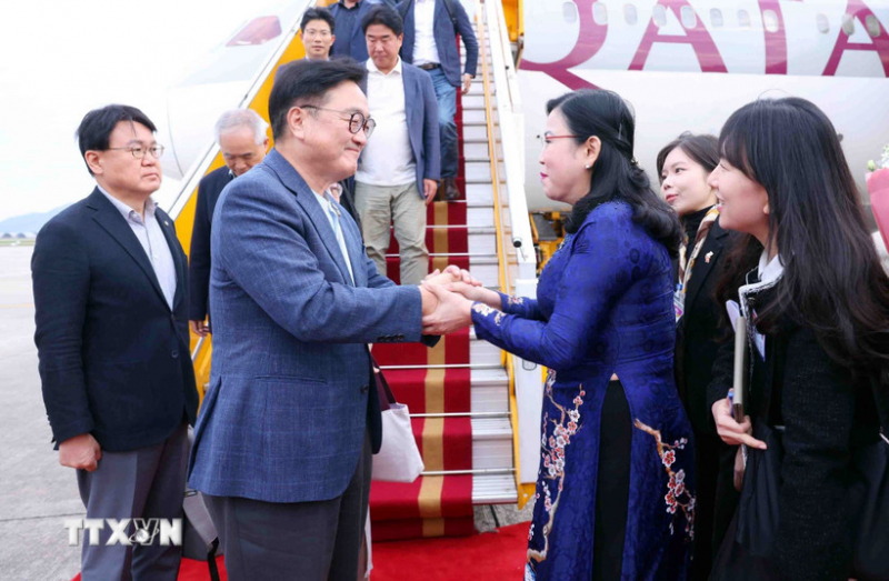 Chủ tịch Quốc hội Hàn Quốc đến Hà Nội, bắt đầu thăm chính thức Việt Nam -0