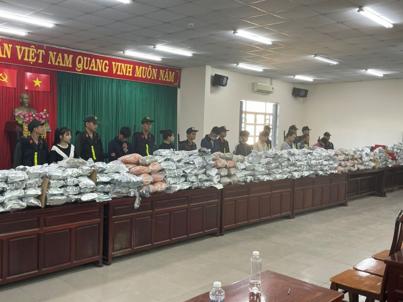 Phát hiện đường dây mua bán, vận chuyển hơn 1 tấn cần sa xuyên quốc gia -0