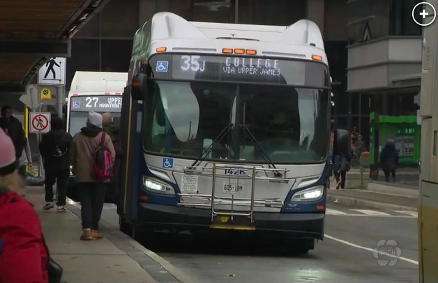 Cướp xe buýt vì… đam mê làm tài xế -0