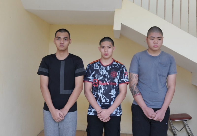 Bắt giữ 3 đối tượng lập tài khoản ảo dụ người bán xe rồi cướp tài sản -0
