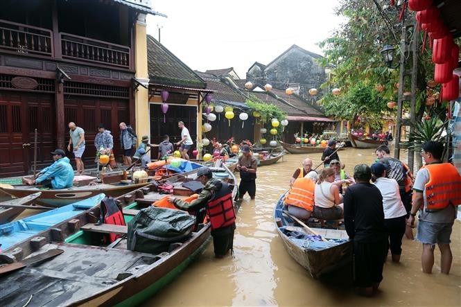 Hue, Da Nang move to fortify heritage sites against future storms, floods -0