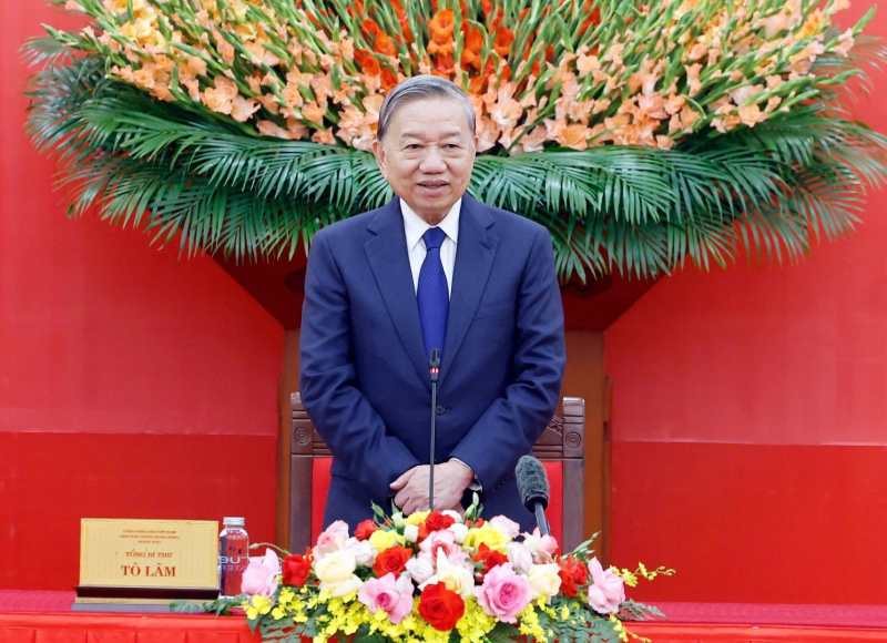 General Secretary To Lam meets with outstanding members of Grassroots Security and Order Support Force -0