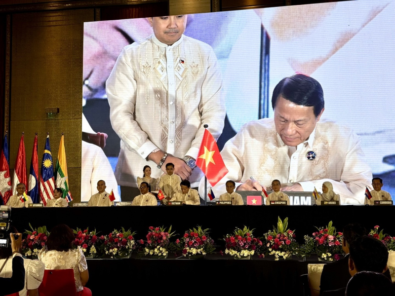 Vietnam signs ASEAN Extradition Treaty -0