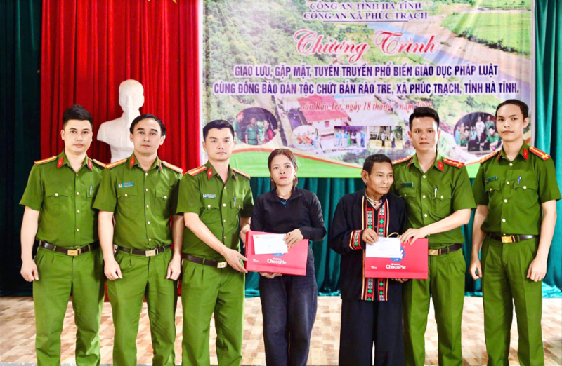 Trưởng Công an xã duy nhất ở Hà Tĩnh được Bộ Công an vinh danh -0