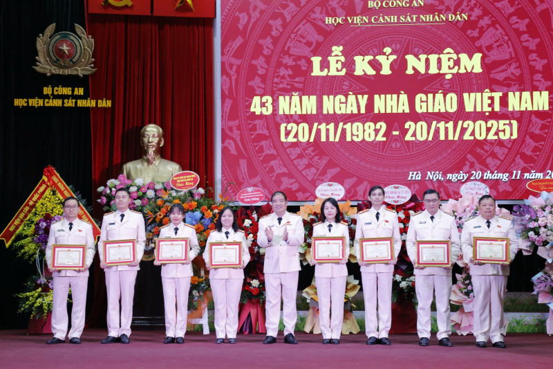 Học viện CSND kỷ niệm 43 năm ngày Nhà giáo Việt Nam -0