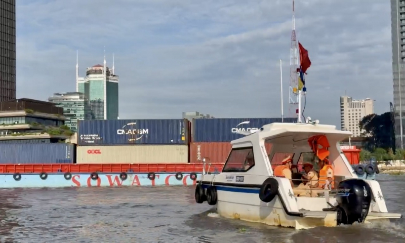 CSGT đồng loạt kiểm tra xử lý hành vi vi phạm của các phương tiện thủy nội địa -0