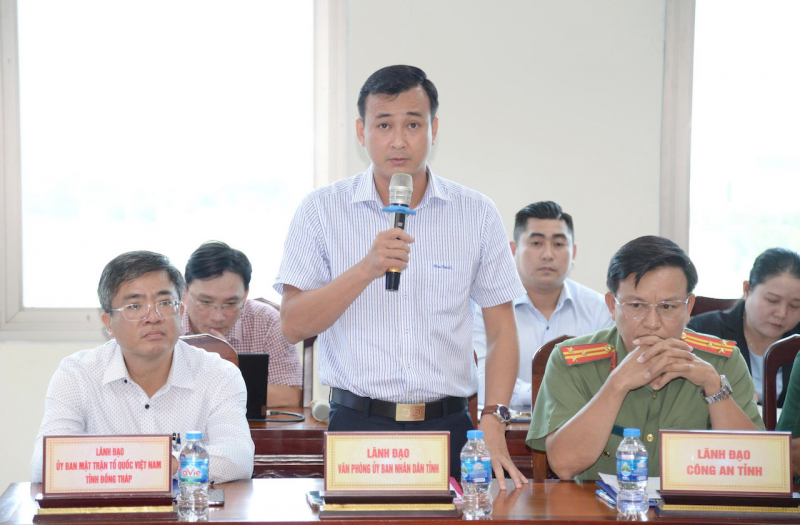 z7244713144775_adb981e35512784917dab083c70e3384.jpg -0