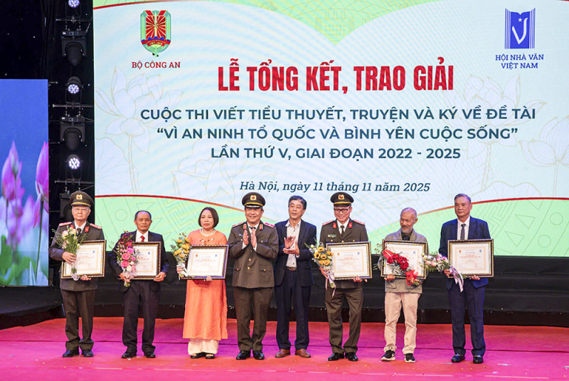 Thêm một vụ mùa bội thu -0