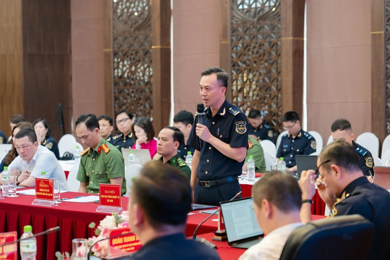 Hải quan lấy người dân, doanh nghiệp làm trung tâm phục vụ -0