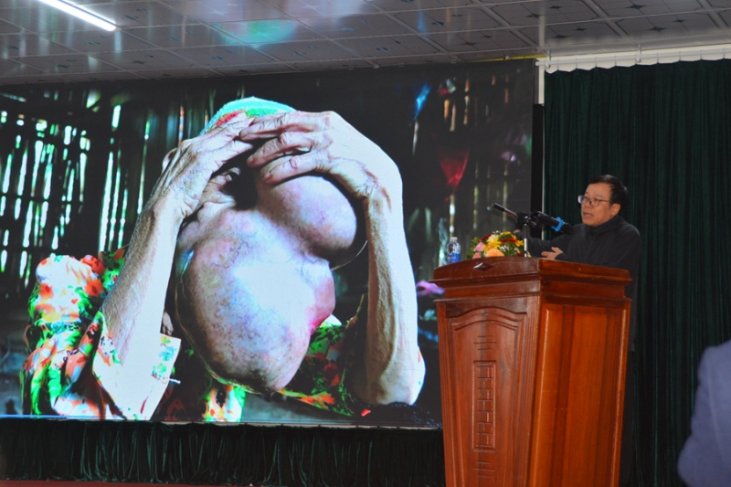 Nhà báo phải trăn trở với đề tài theo kiểu “cả trong mơ còn thức” -0