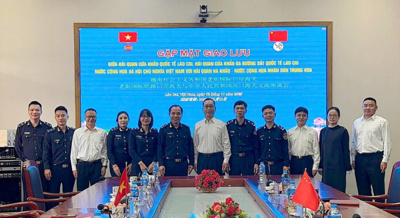 Hải quan lấy người dân, doanh nghiệp làm trung tâm phục vụ -0