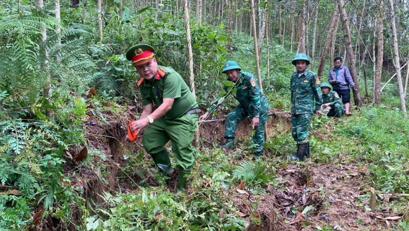 Da Nang: Tepede 3 çatlak ve çökme meydana geldi, 22 kişi acilen tahliye edildi -0