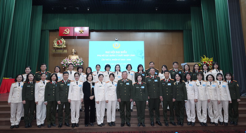 Xây dựng hình ảnh phụ nữ Cục Quản lý xuất nhập cảnh thời kỳ đổi mới -0