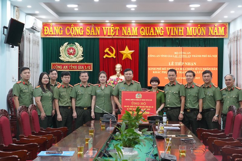 Nghĩa cử cao đẹp của Công an Thủ đô với Công an và nhân dân tỉnh Gia Lai -0