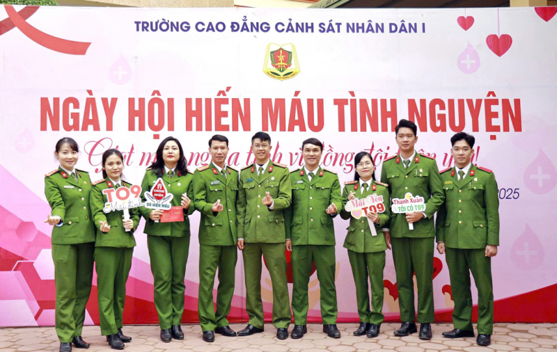 “Giọt máu nghĩa tình vì đồng đội thân yêu” -0