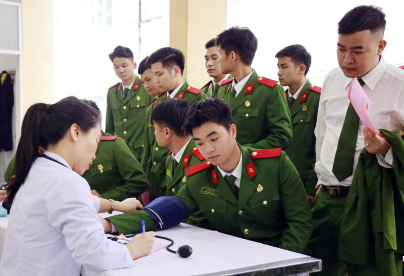 “Giọt máu nghĩa tình vì đồng đội thân yêu” -0