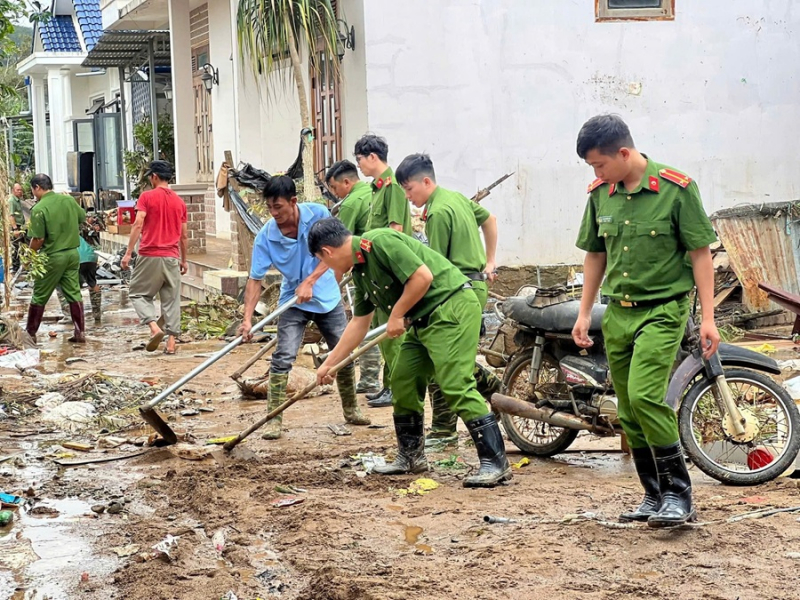 Tập trung mọi người lực ổn định đời sống nhân dân sau lũ -0