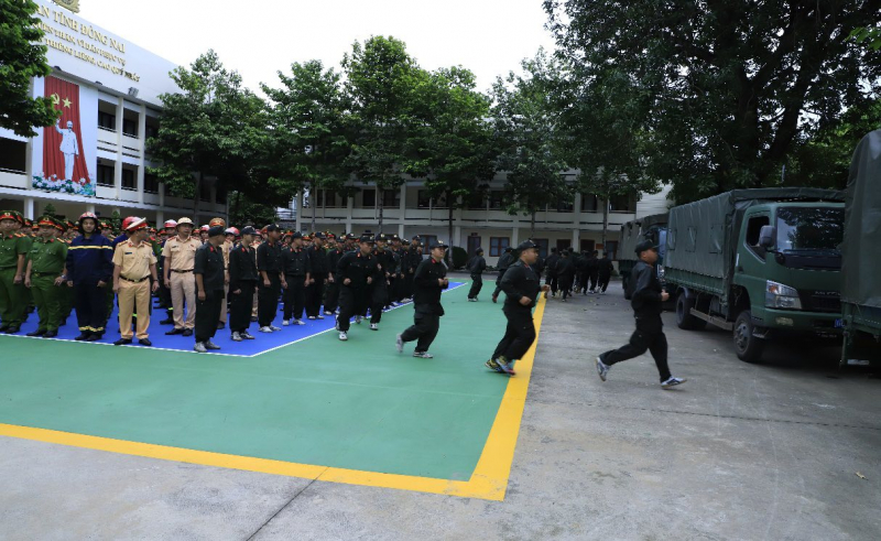 Công an Đồng Nai điều động hơn 130 cán bộ, chiến sỹ xuất quân hỗ trợ Đắk Lắk khắc phục hậu quả bão lũ -0